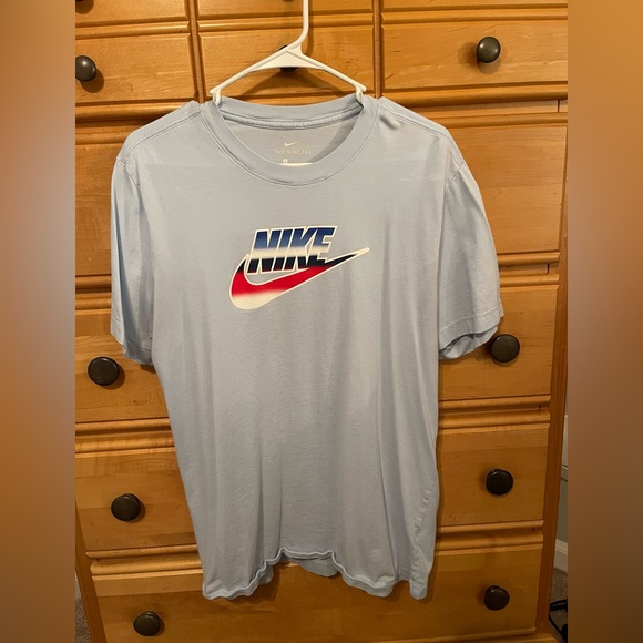 Nike T-Shirt - Picture 1 of 2